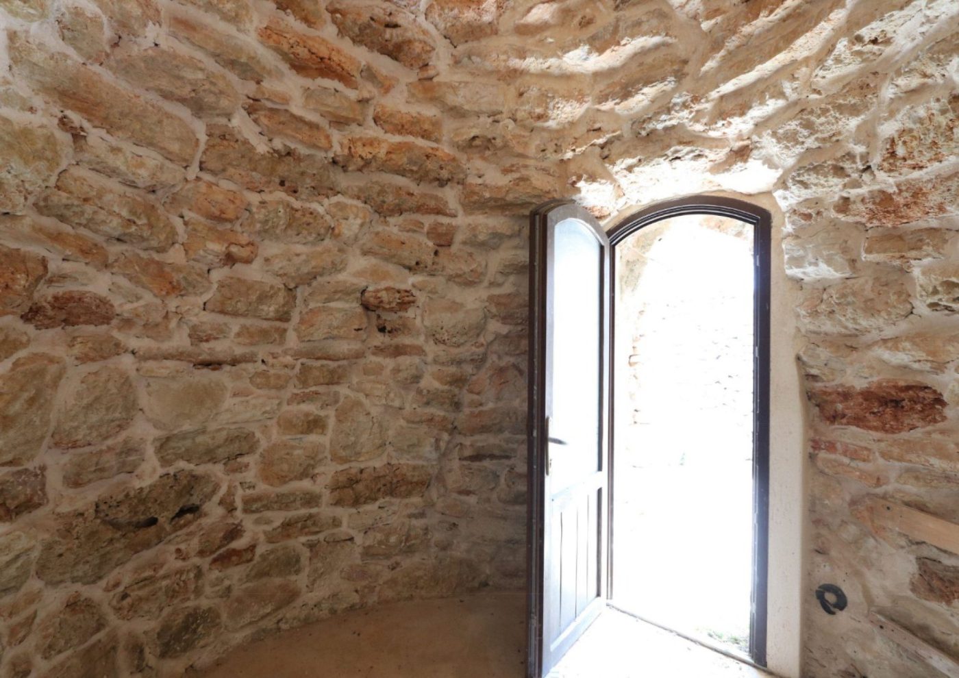 borgo_antico_in_pietra_ristrutturato_a_patu_36