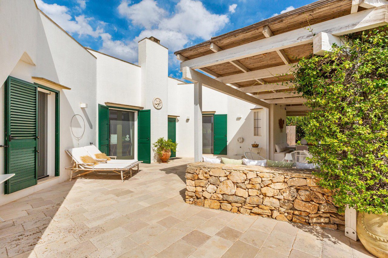 lussuosa_villa_vista_mare_con_Dependance_ d_amico_immobiliare_(18)