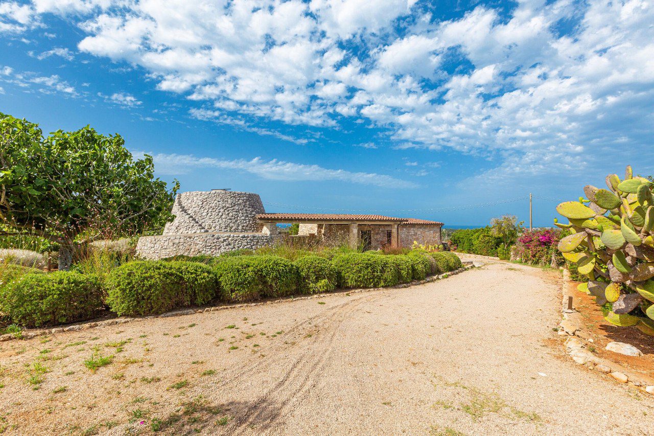 lussuosa_villa_vista_mare_con_Dependance_ d_amico_immobiliare_(7)