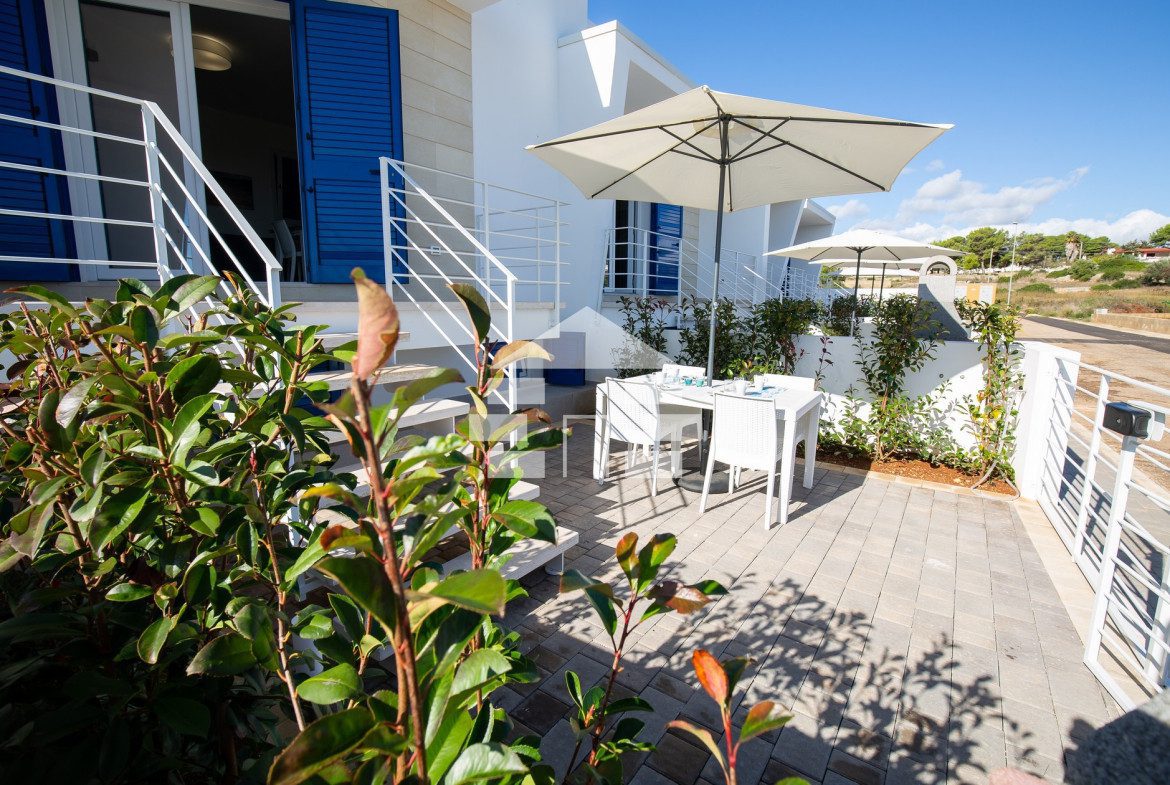 Villas for sale 500 meters from the sandy beach of Pescoluse
