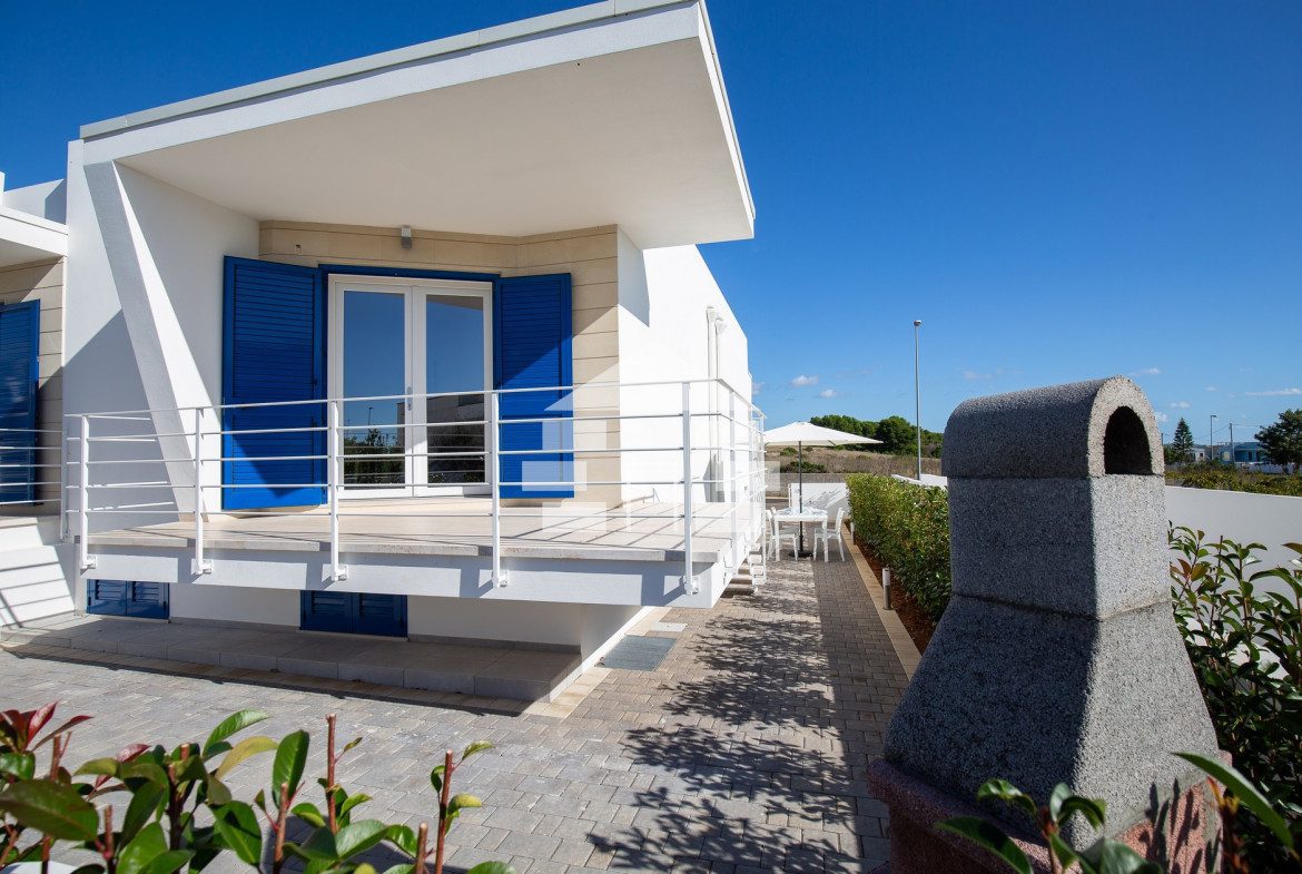 Villas for sale 500 meters from the sandy beach of Pescoluse