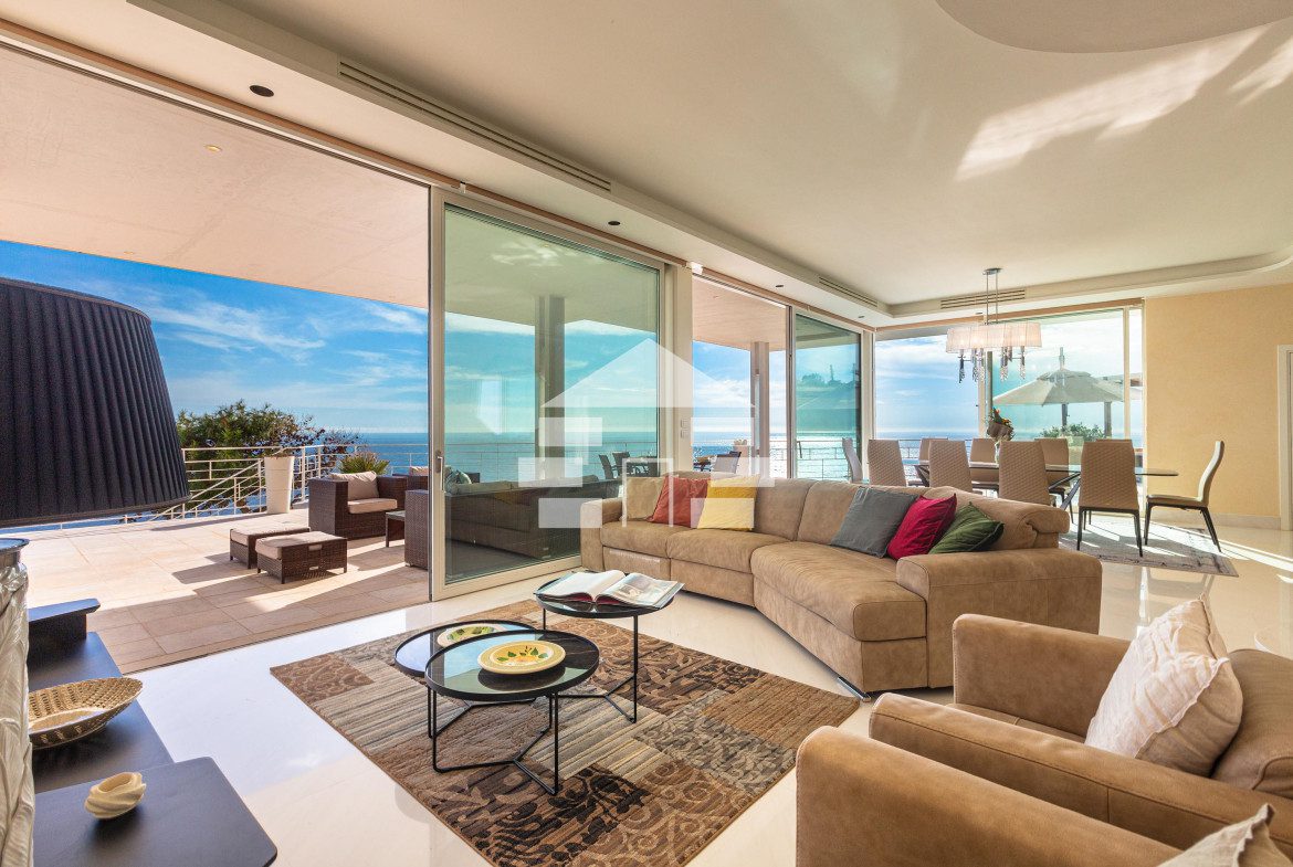 Villa di lusso con piscina mozzafiato sul mare di Santa Maria di Leuca