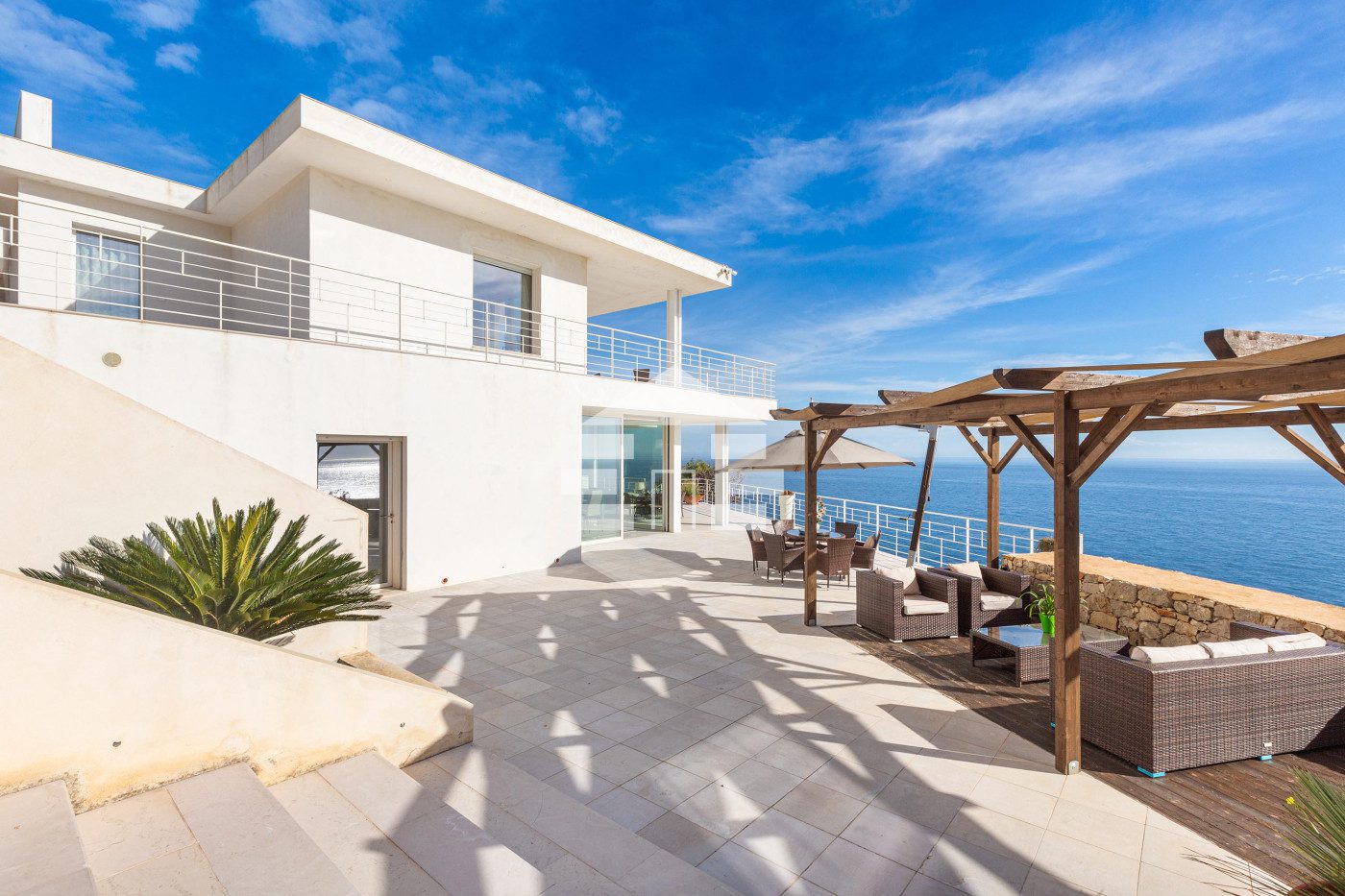 Villa di lusso con piscina mozzafiato sul mare di Santa Maria di Leuca