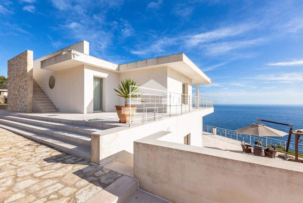 Villa di lusso con piscina mozzafiato sul mare di Santa Maria di Leuca