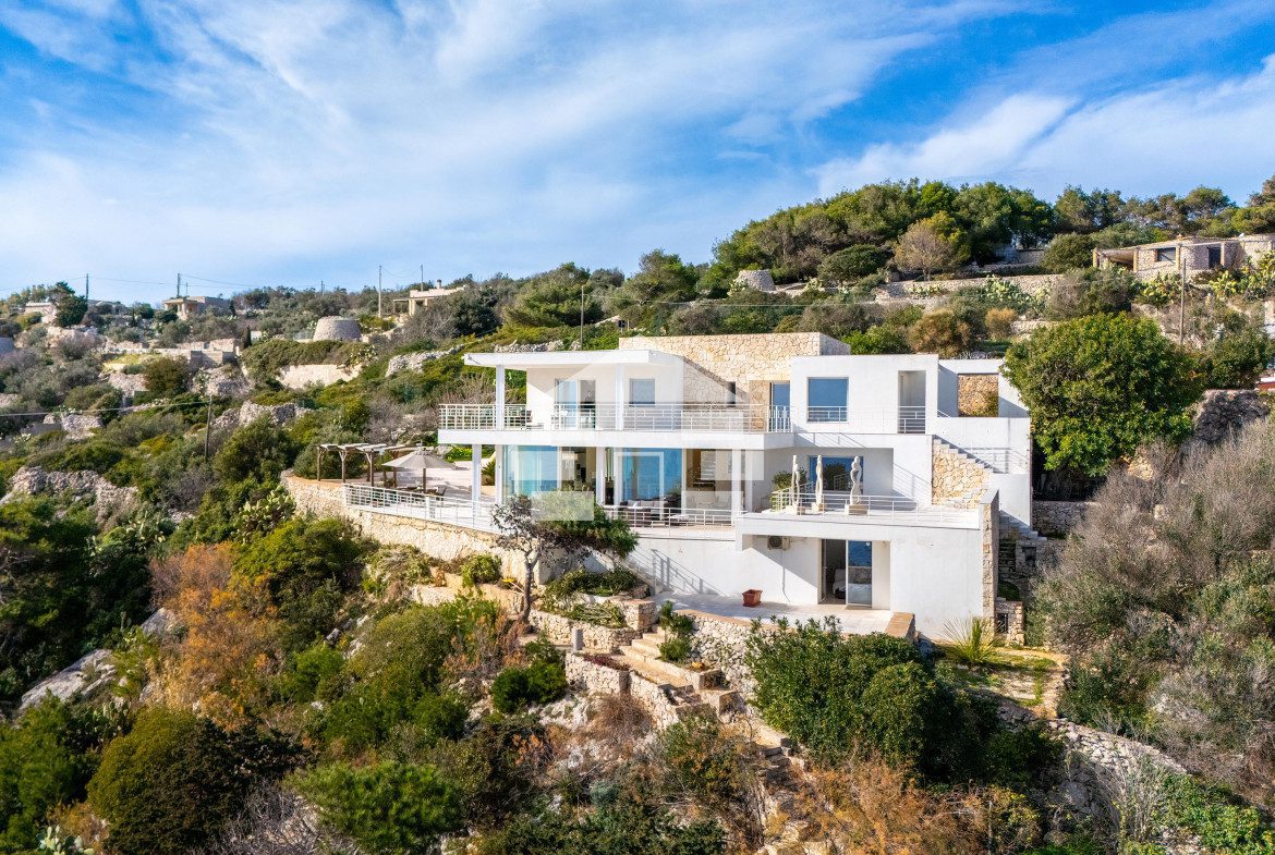 Villa di lusso con piscina mozzafiato sul mare di Santa Maria di Leuca