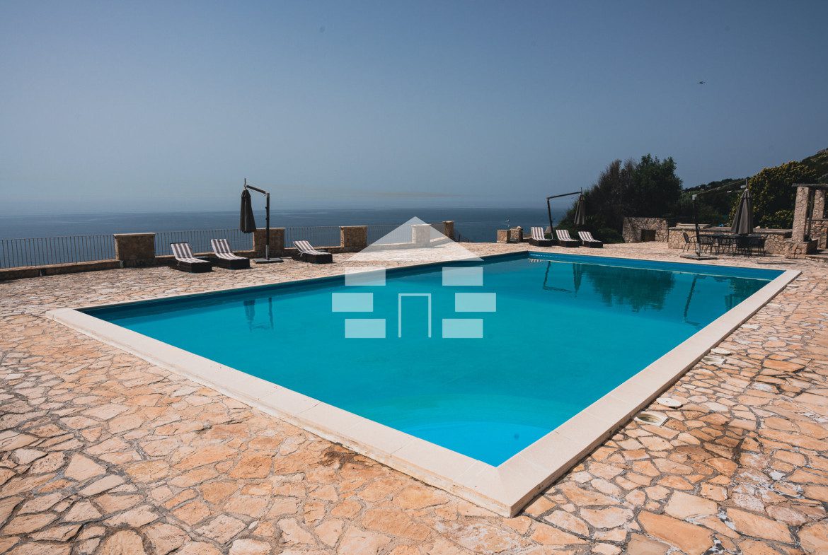 Villa di lusso con piscina mozzafiato sul mare di Santa Maria di Leuca