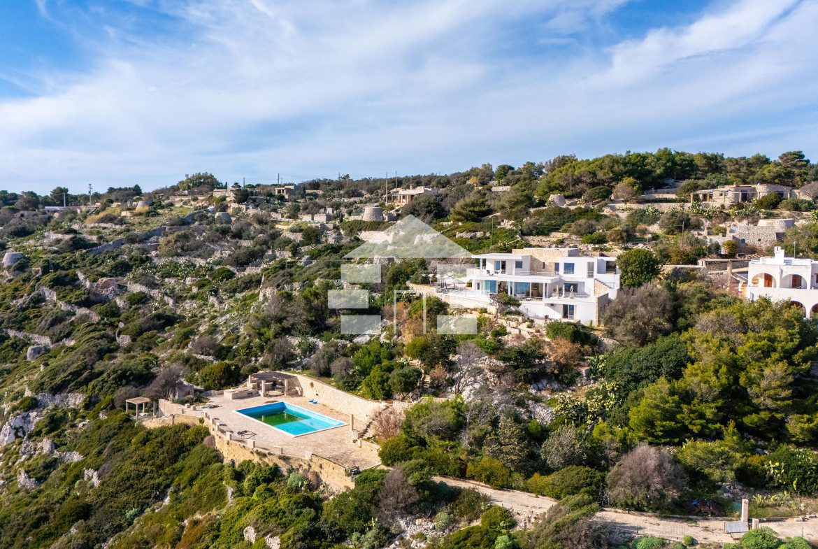 Villa di lusso con piscina mozzafiato sul mare di Santa Maria di Leuca