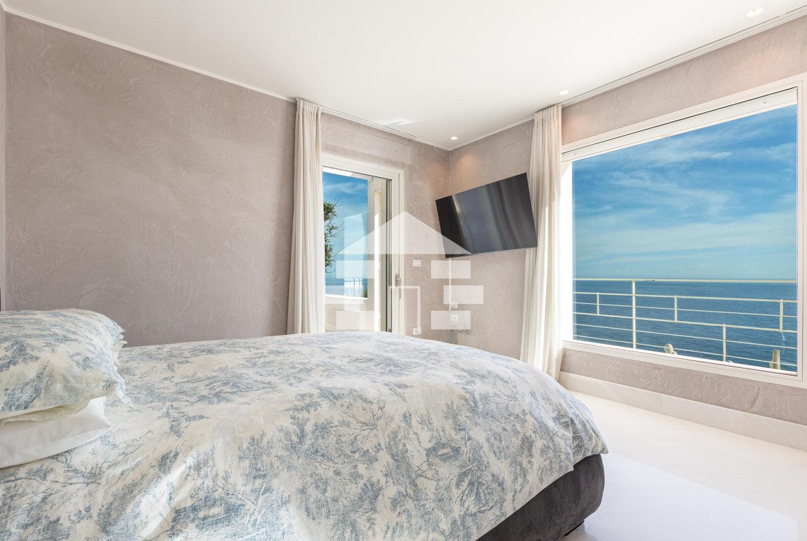 Villa di lusso con piscina mozzafiato sul mare di Santa Maria di Leuca